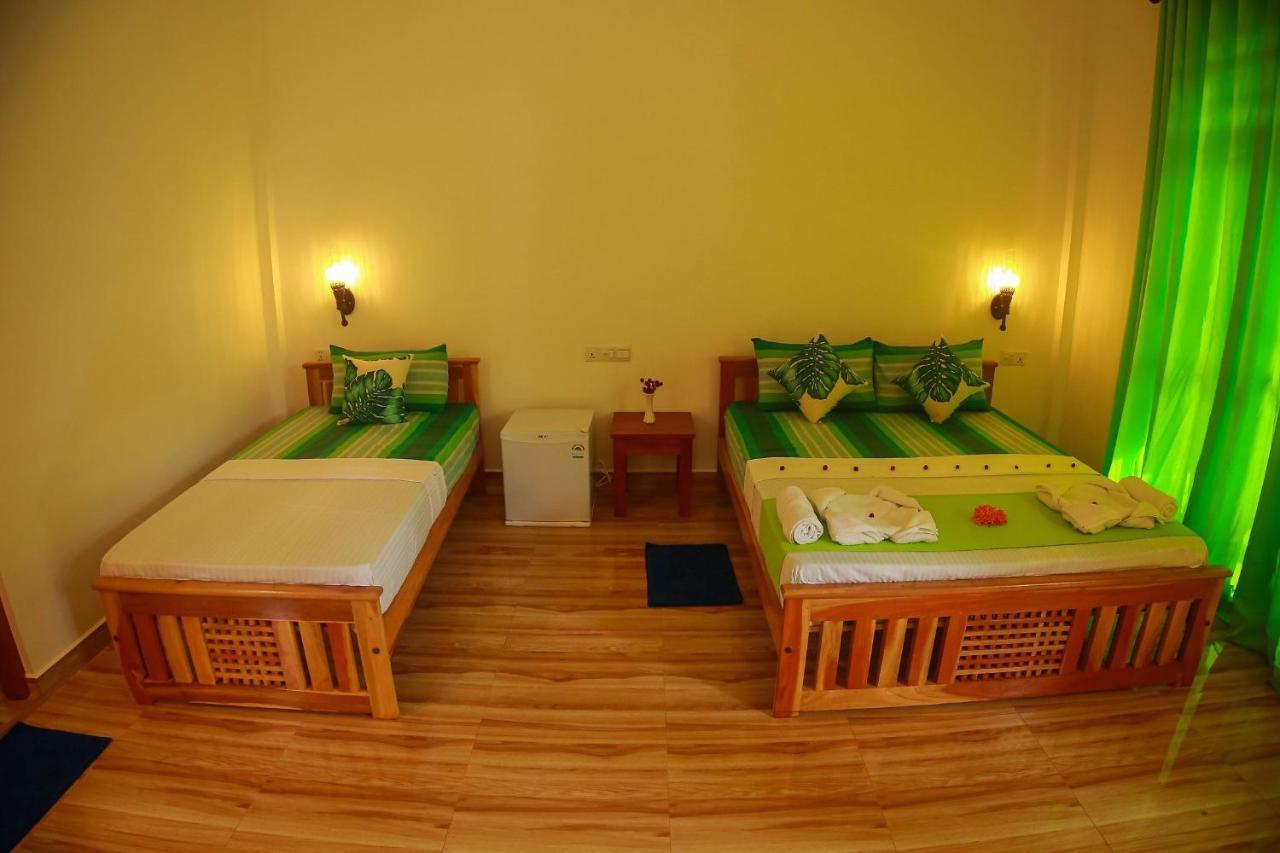 Yala Safari River View Hotel Tissamaharama Ngoại thất bức ảnh