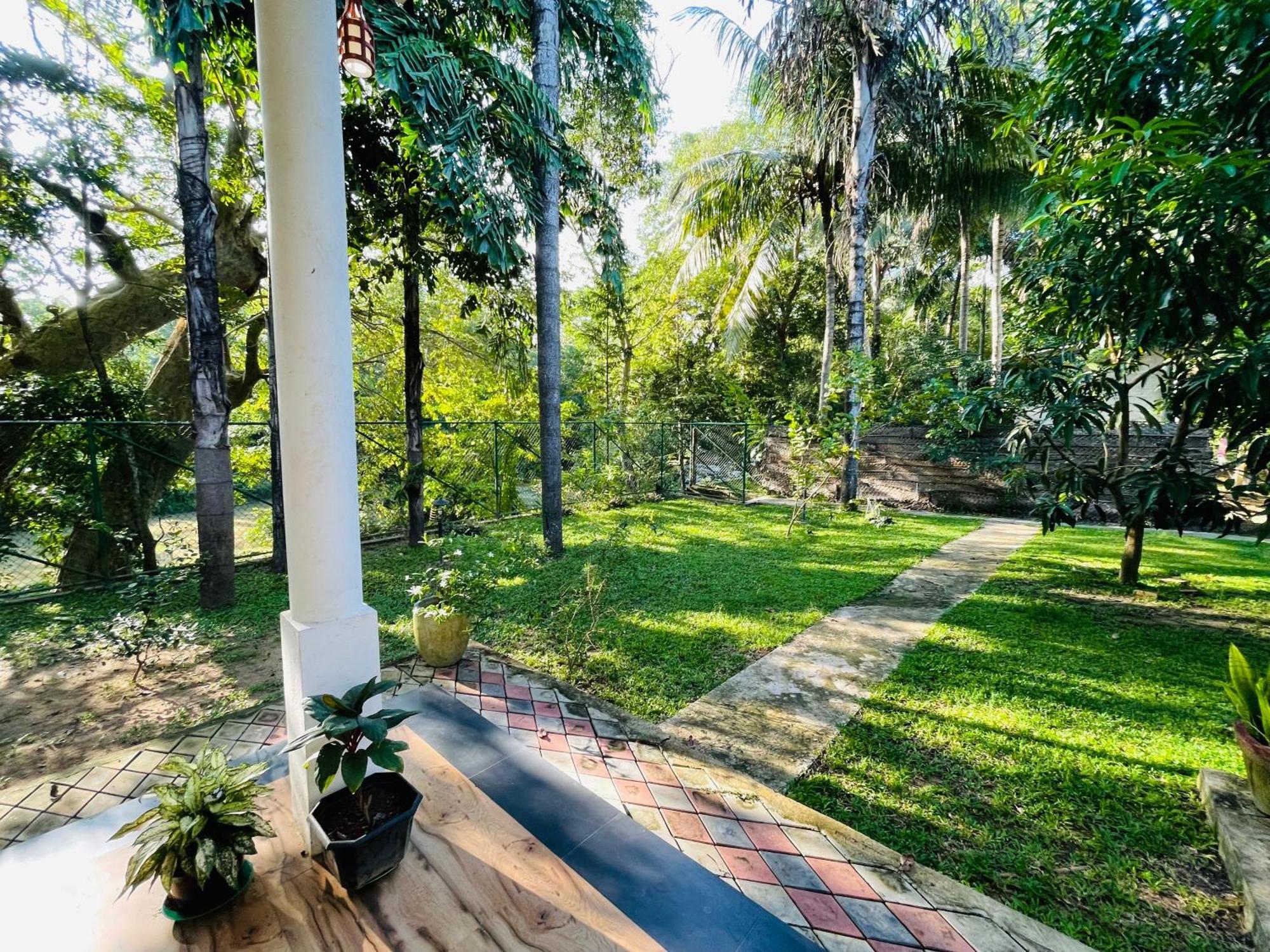 Yala Safari River View Hotel Tissamaharama Ngoại thất bức ảnh