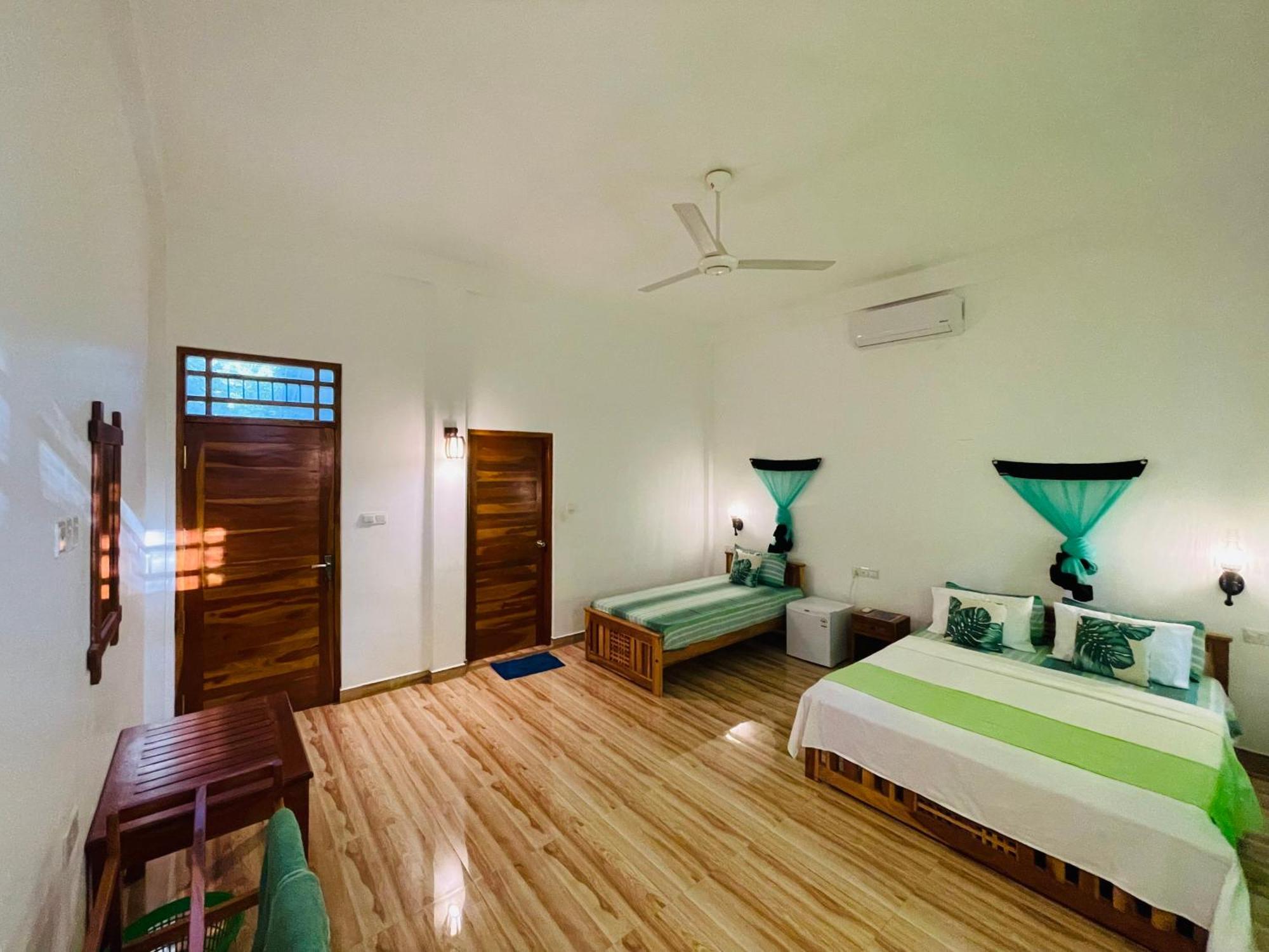 Yala Safari River View Hotel Tissamaharama Ngoại thất bức ảnh