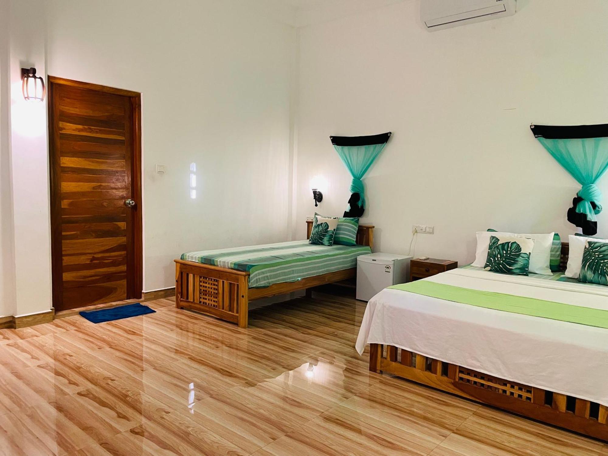 Yala Safari River View Hotel Tissamaharama Ngoại thất bức ảnh