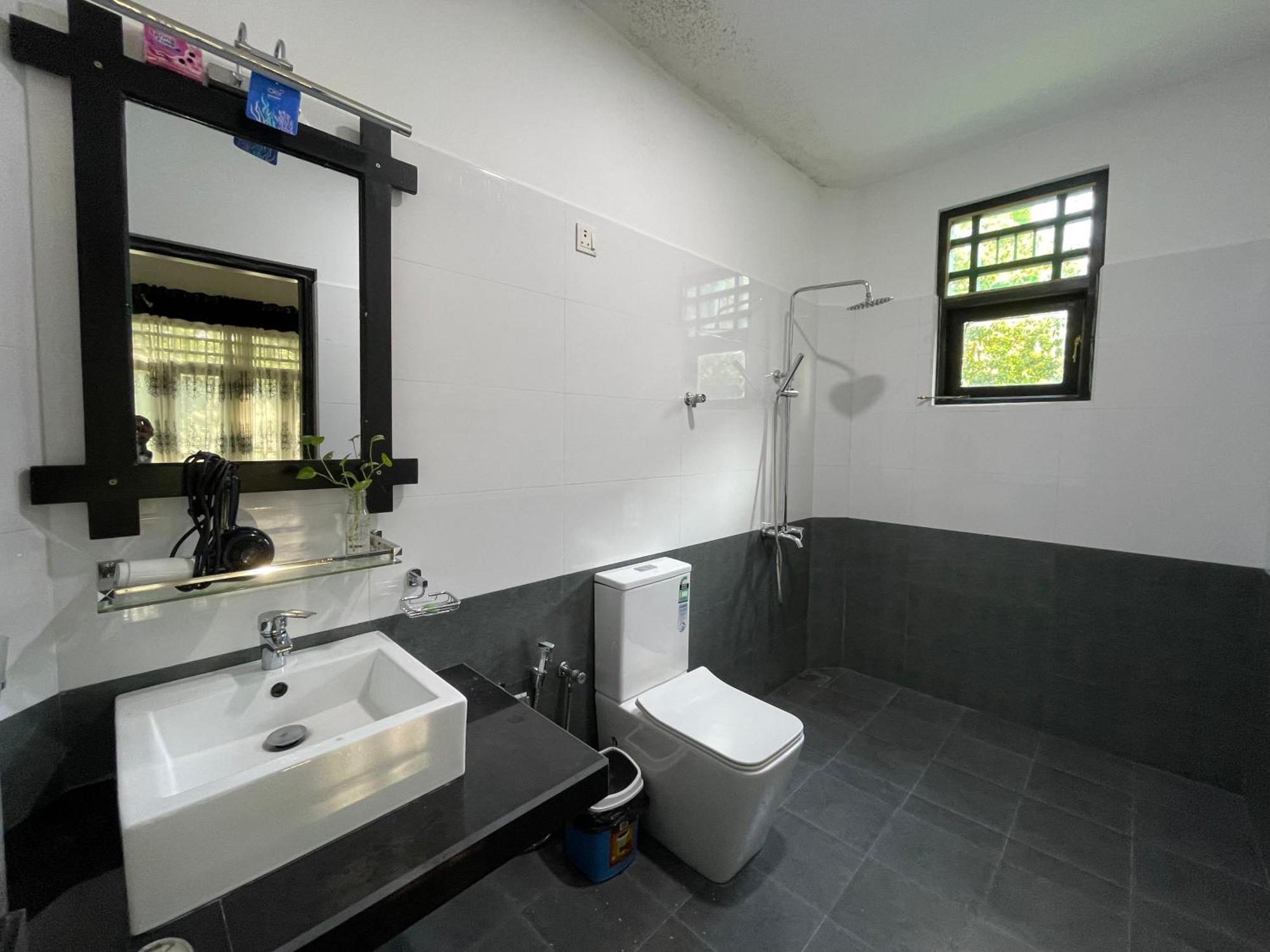Yala Safari River View Hotel Tissamaharama Ngoại thất bức ảnh