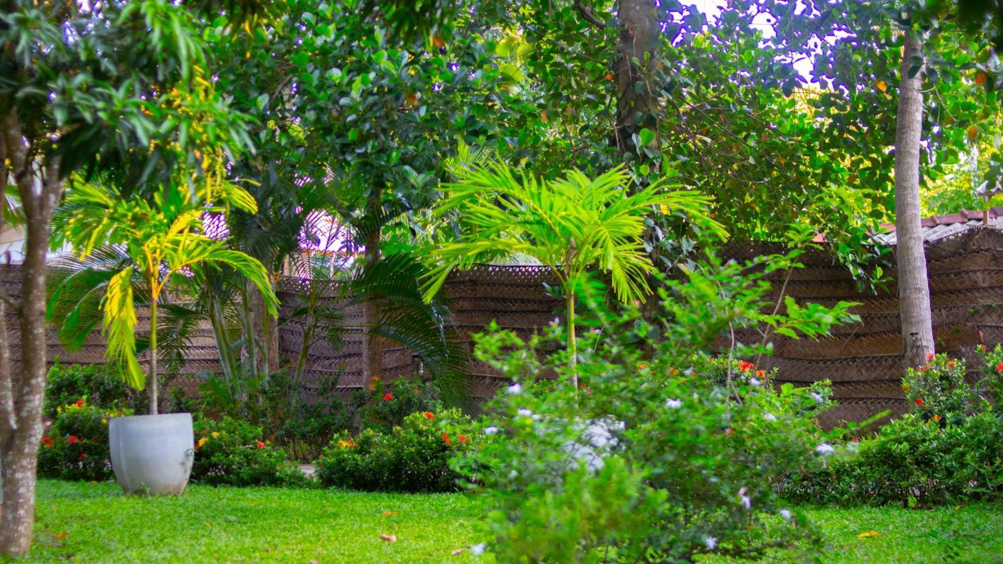Yala Safari River View Hotel Tissamaharama Ngoại thất bức ảnh