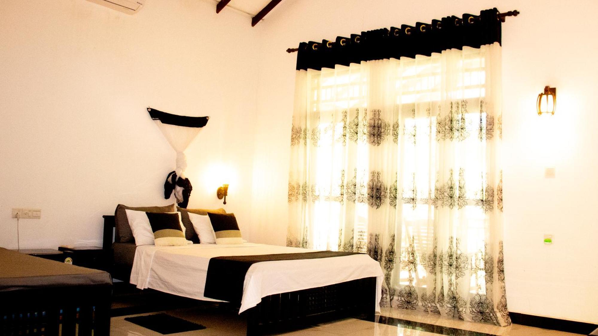 Yala Safari River View Hotel Tissamaharama Ngoại thất bức ảnh