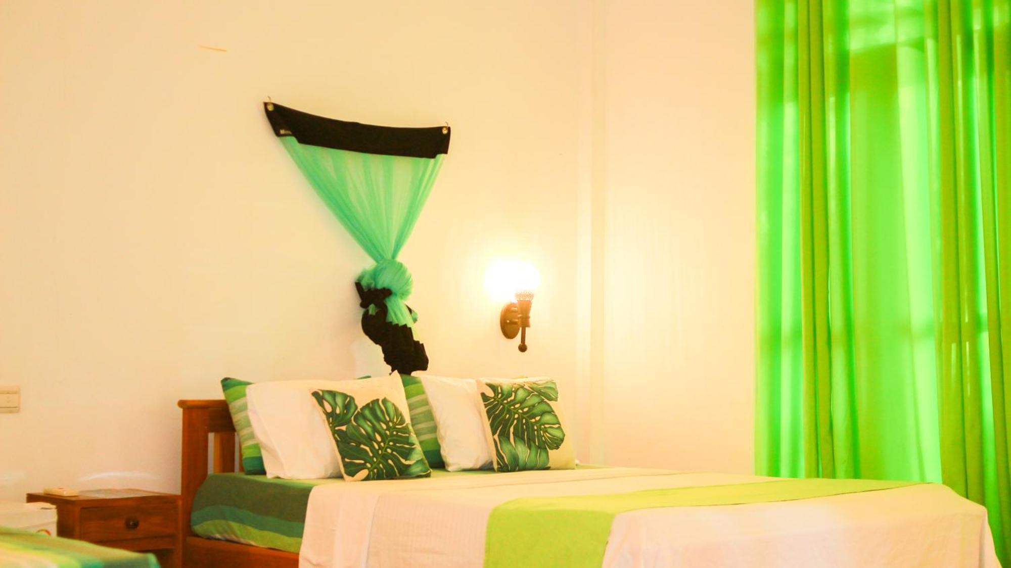 Yala Safari River View Hotel Tissamaharama Ngoại thất bức ảnh